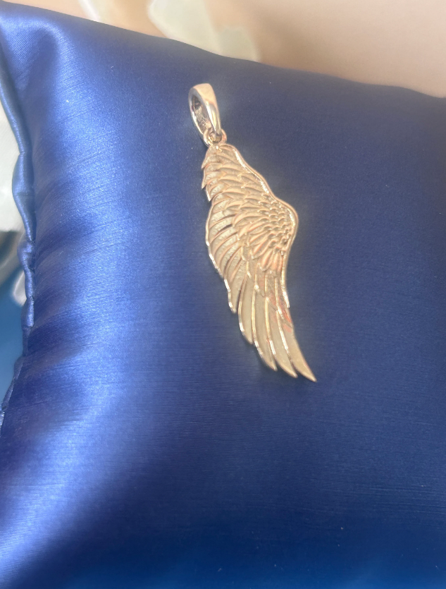 Minimalist Angel Gold Wing