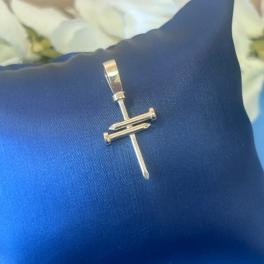 gold cross pendant necklace