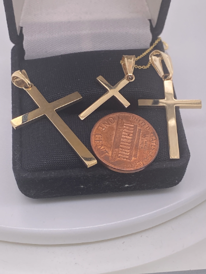 gold pendant necklace