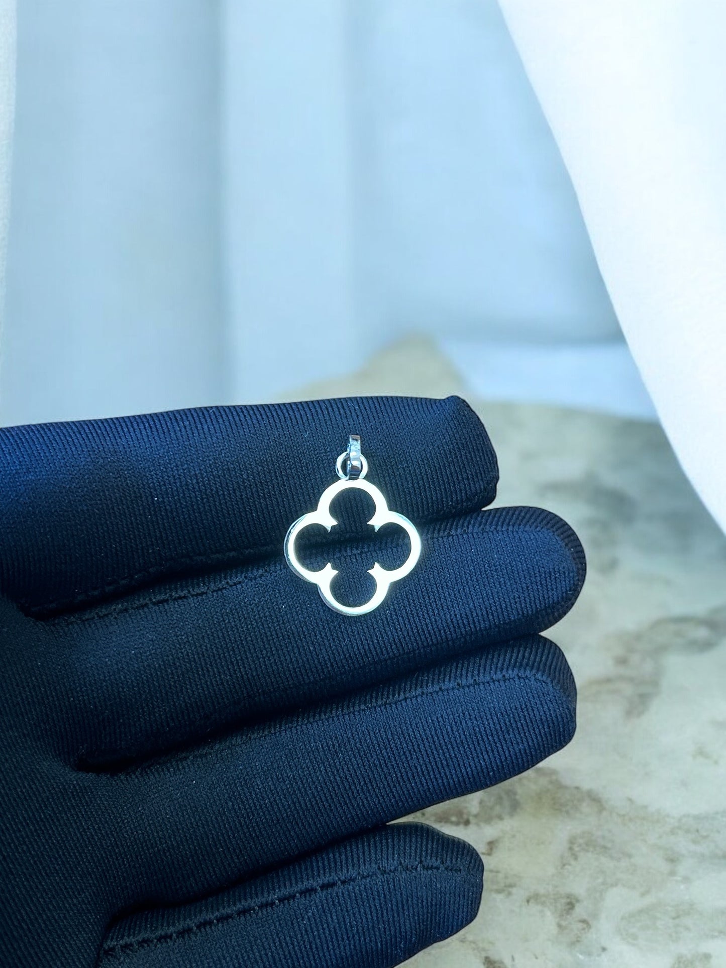 Silver Clover Pendant