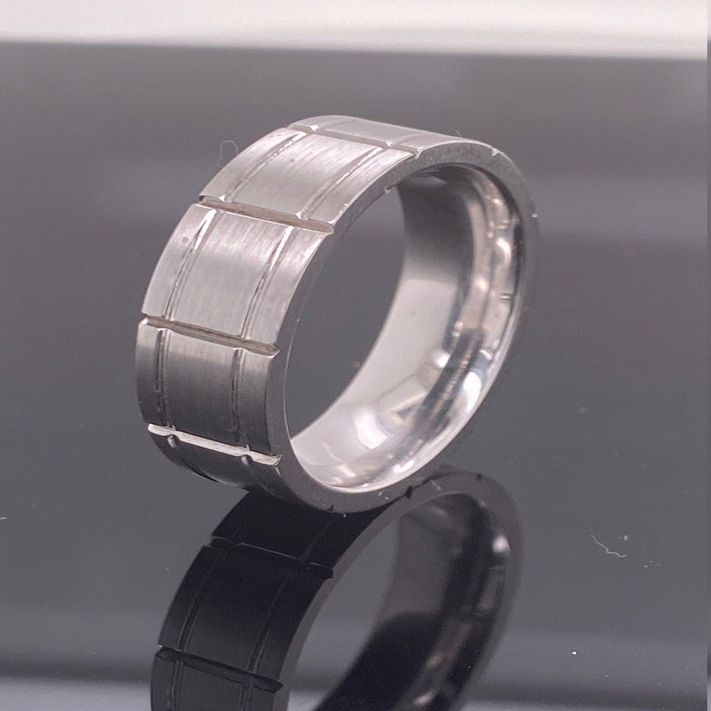 14K Solid Gold Wedding Band Men's Women's Unisex Wedding Ring with Vertical and Horizontal Lines 7mm