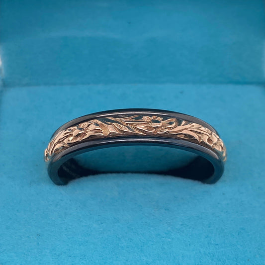 14K Solid Gold Hand Carved Ring with Black Zirconium 6mm Width Hand Carved Gold Center Band / Gold Ring / Unisex Wedding Band - JewelsnGlitters