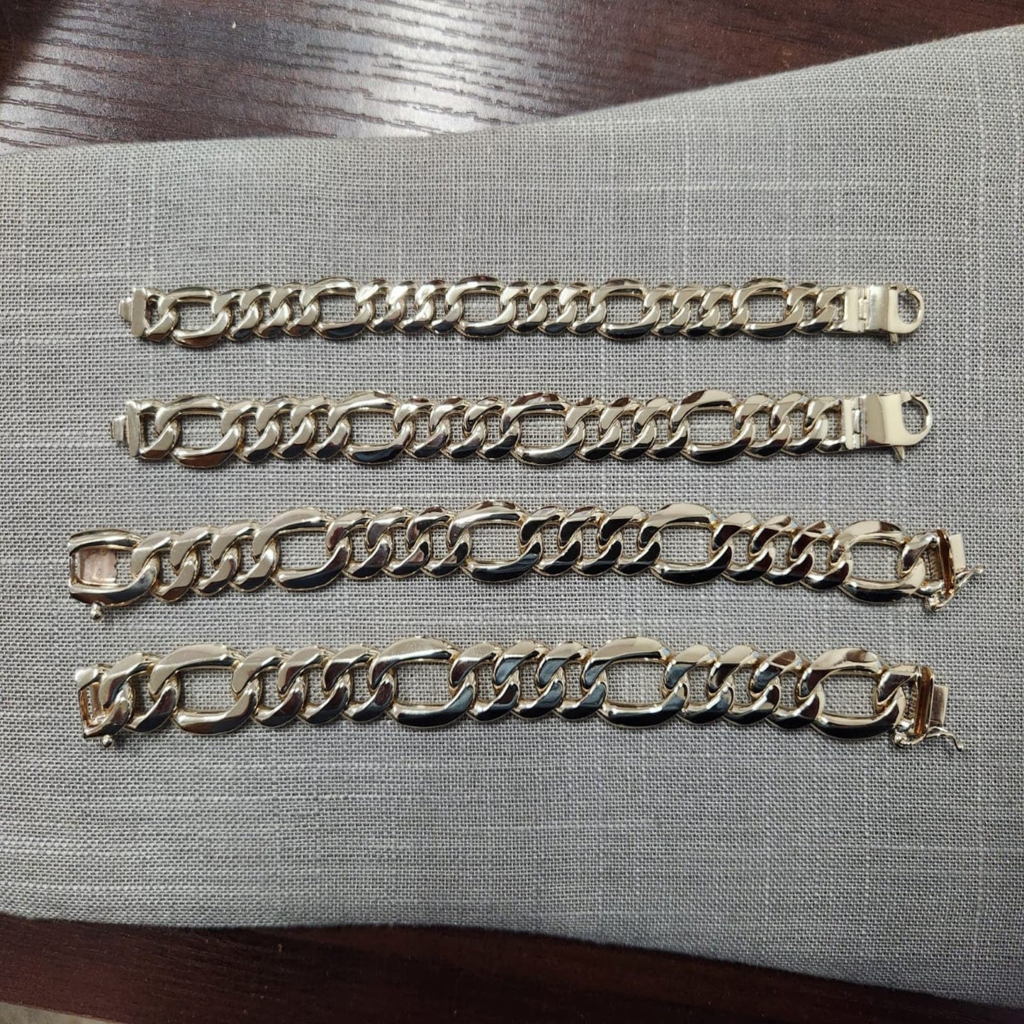 gold bracelets for women