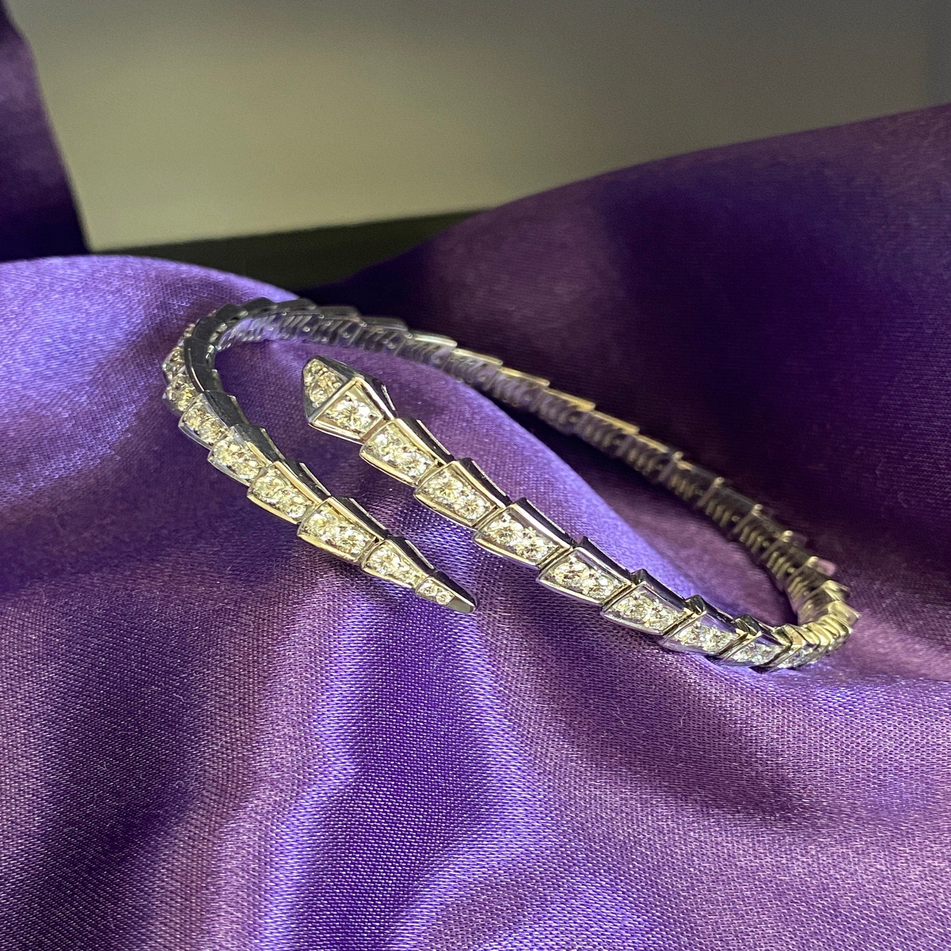 charm bracelets for women