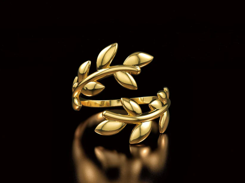 Discover the Elegance of the 14k Solid Gold Leaf Ring