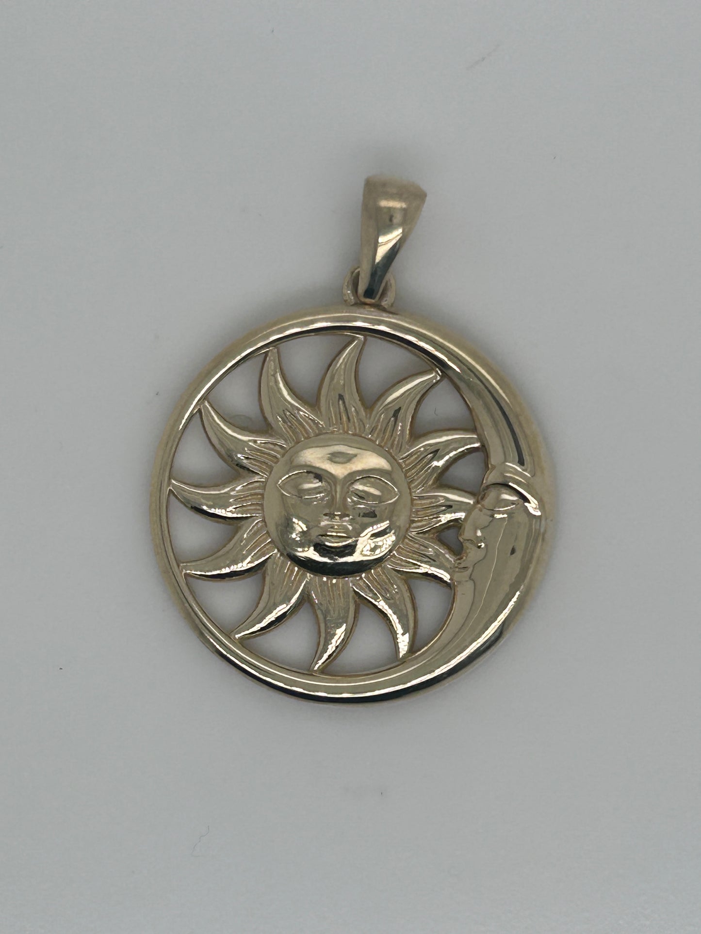 18K Solid Gold Sun and Moon Pendant / Sun and Moon Pendant for Her / Sun with Moon Pendant / Gift for Her / 11 Grams