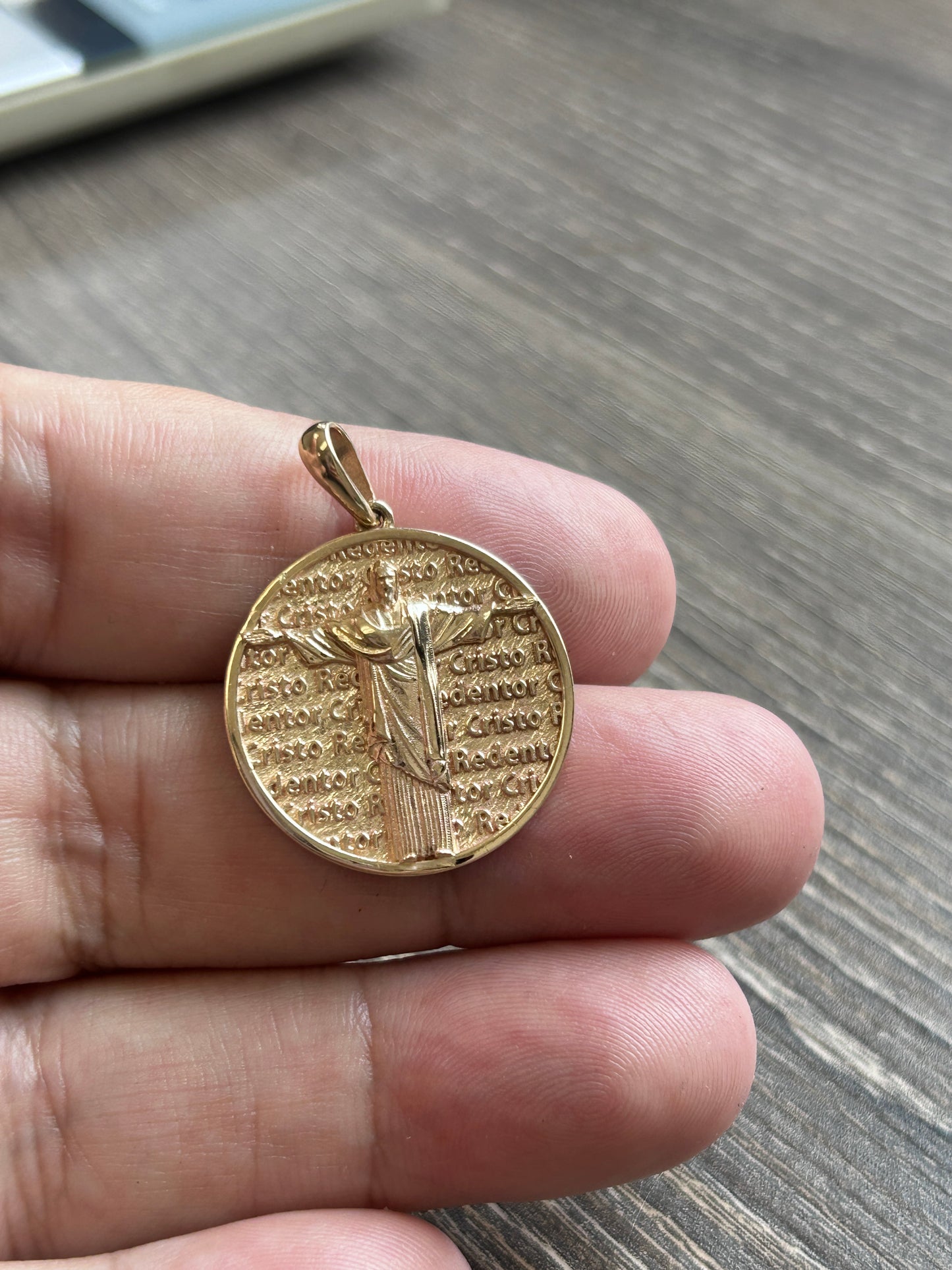 14K Solid Gold Pendant Cristo Redentor / Jesus Redeemer Pendant / Round Cristo Redentor Pendant / Gift for Her