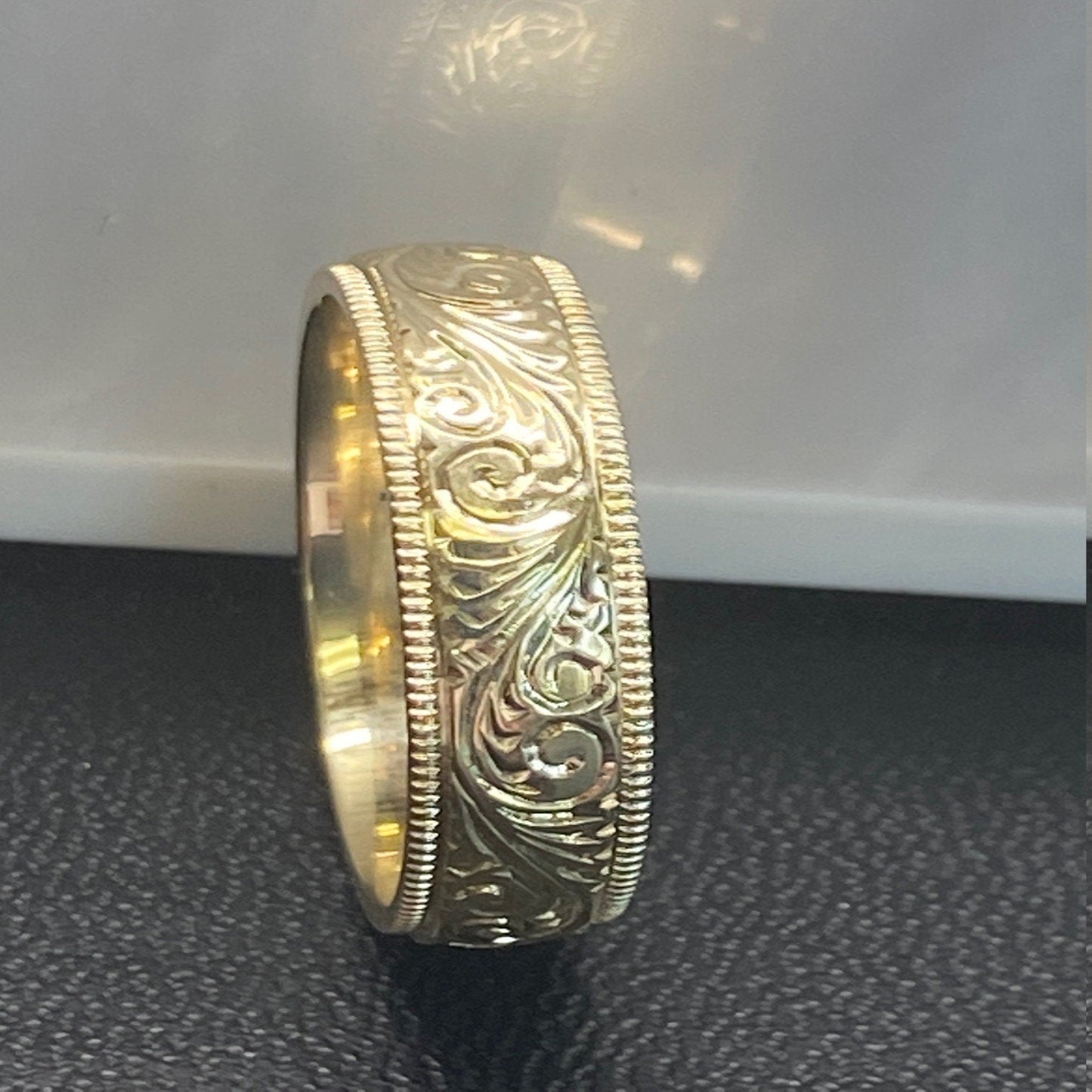 14K Solid Gold Hand Engraved Band / Ring with Millgree on the sides 6mm