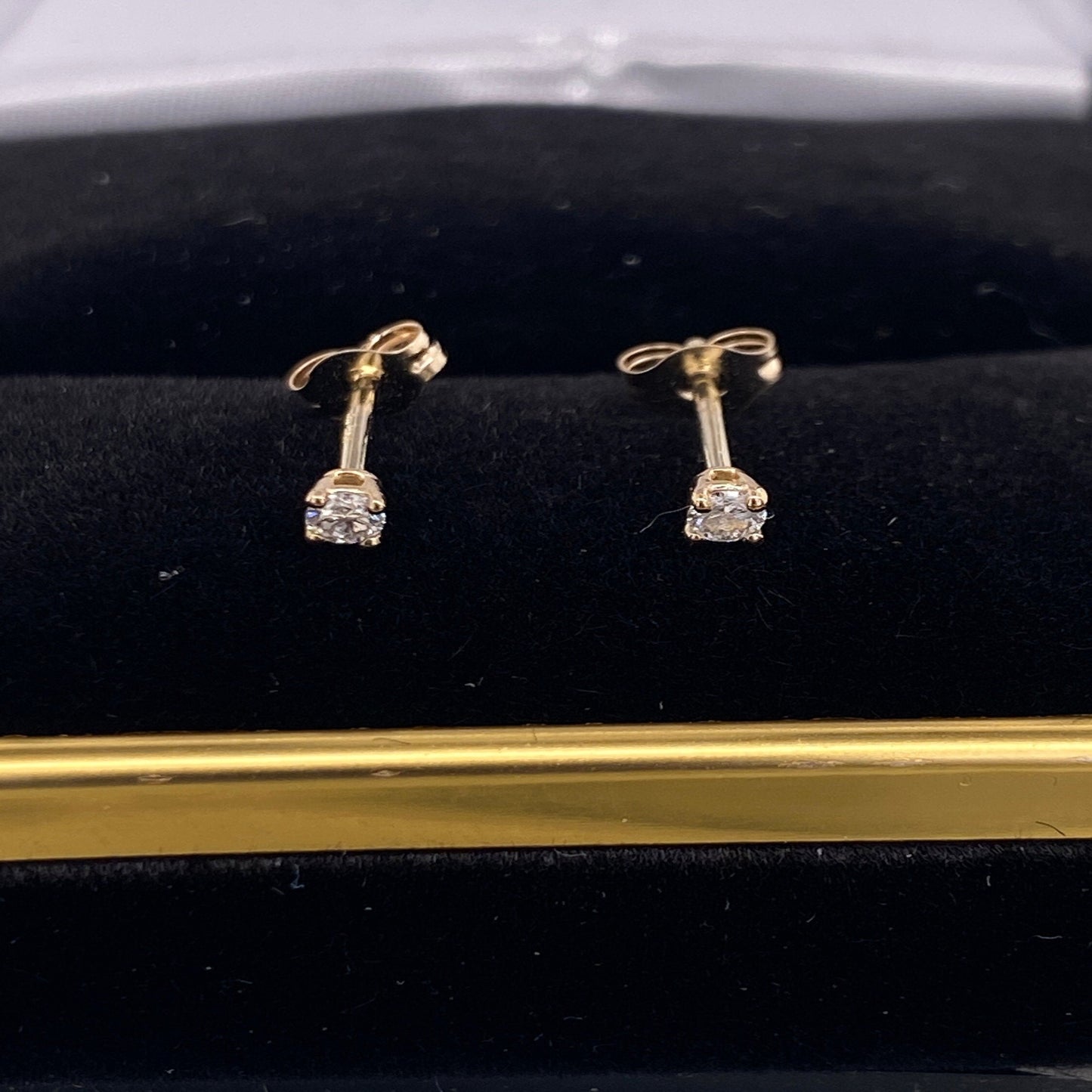 14K Solid Gold - REAL DIAMOND Studs /GENUINE Diamonds - Stud Earrings / Gold Studs / Genuine Diamond Studs - Small / Conflict Free Diamonds