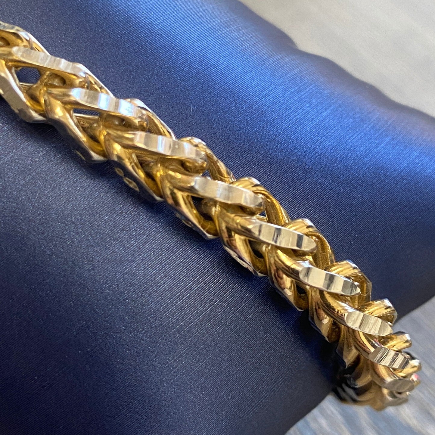women's bracelets​