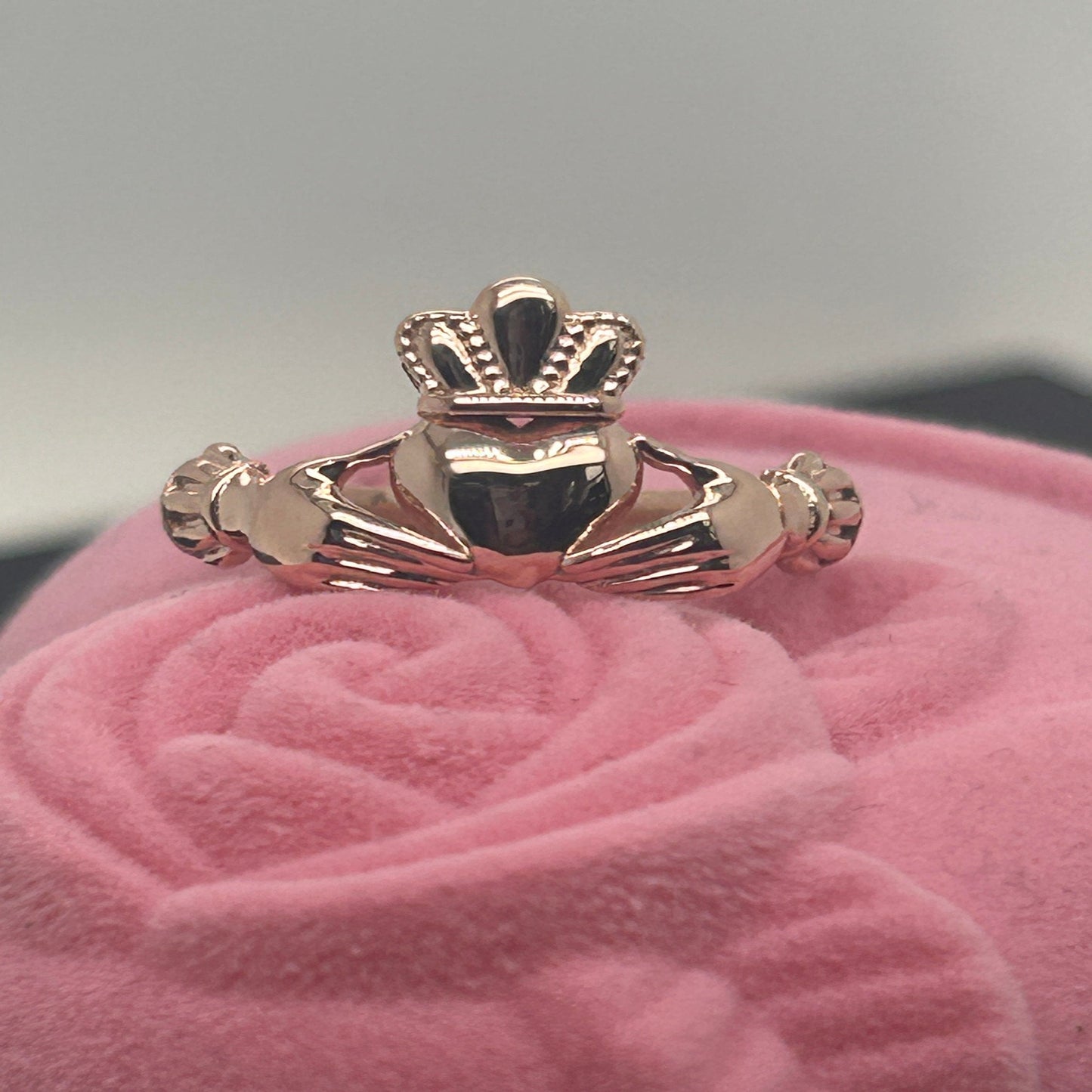 14K Solid Gold Irish Celtic Claddagh Ring / Gold Claddagh Ring / Love Claddagh Ring for Her / Gold Heart Ring / Gift for Her